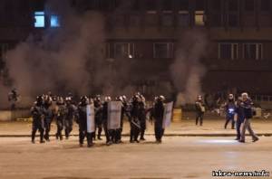 (Видео) .В Запорожье правоохранители навели порядок перед зданием обладминистрации